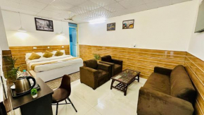 DR White House - Noida Sector 18